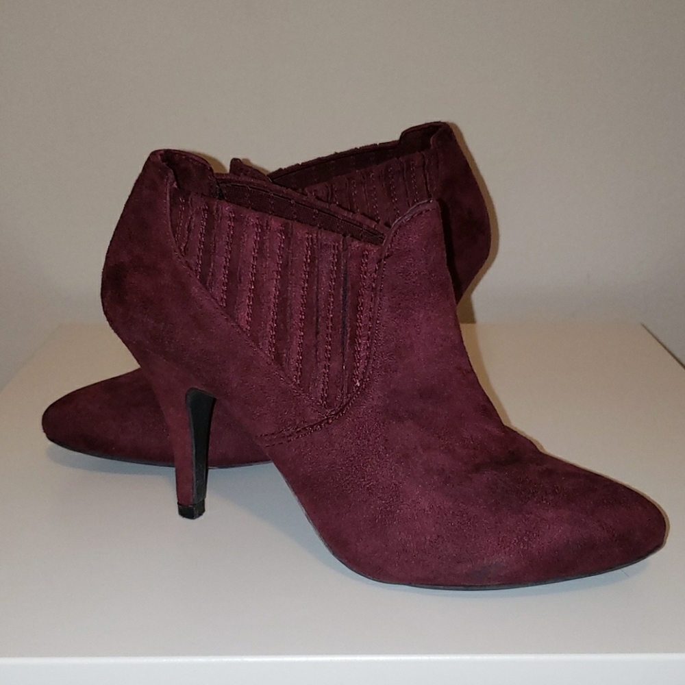 A.N.A maroon bootie